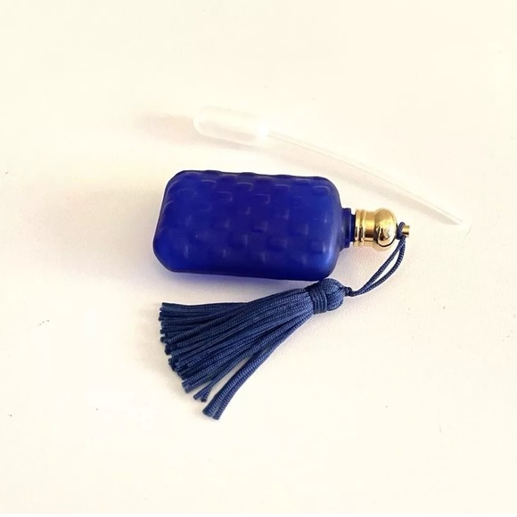 Cobalt Blue Basket Weave Glass Mini Perfume Bottle w/Gold Top Navy Tassel - Picture 7 of 7